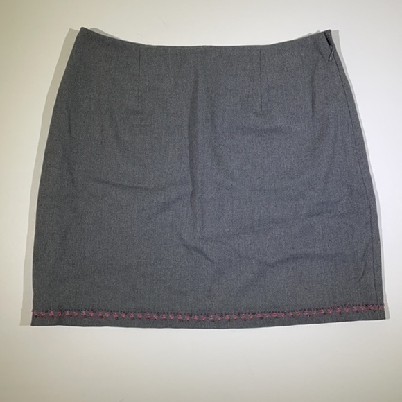 EXPRESS | Grey Mini Skirt 7/8 - Picture 2 of 5